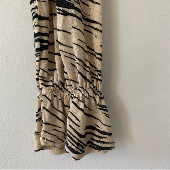 NWOT long sleeve cropped V neck - Picture 4 of 9